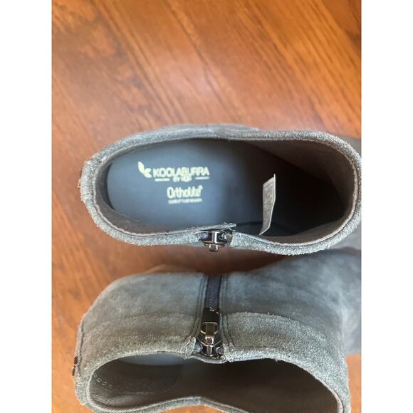 Koolaburra by UGG Gray Suede Heeled Booties Sz - Picture 4 of 11